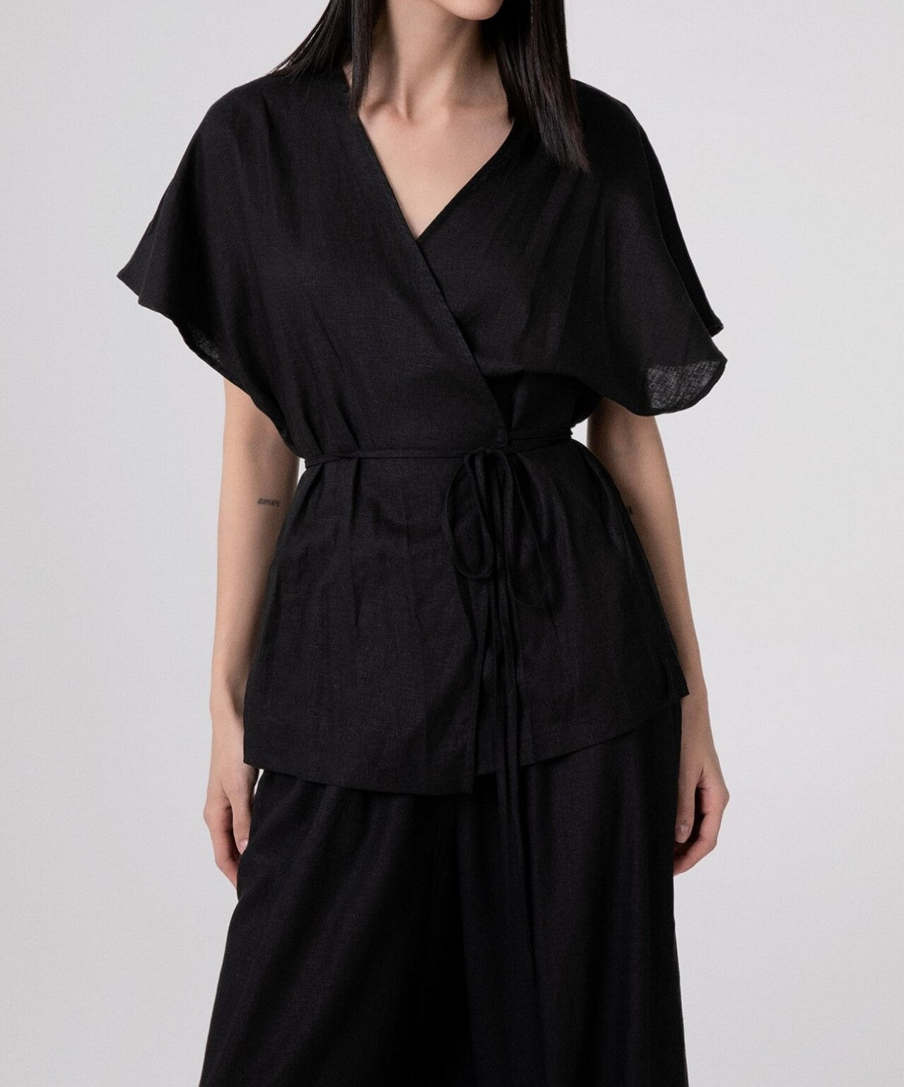 Hinnominate Kimono HMABW02634 Camicia Donna Nero Lino