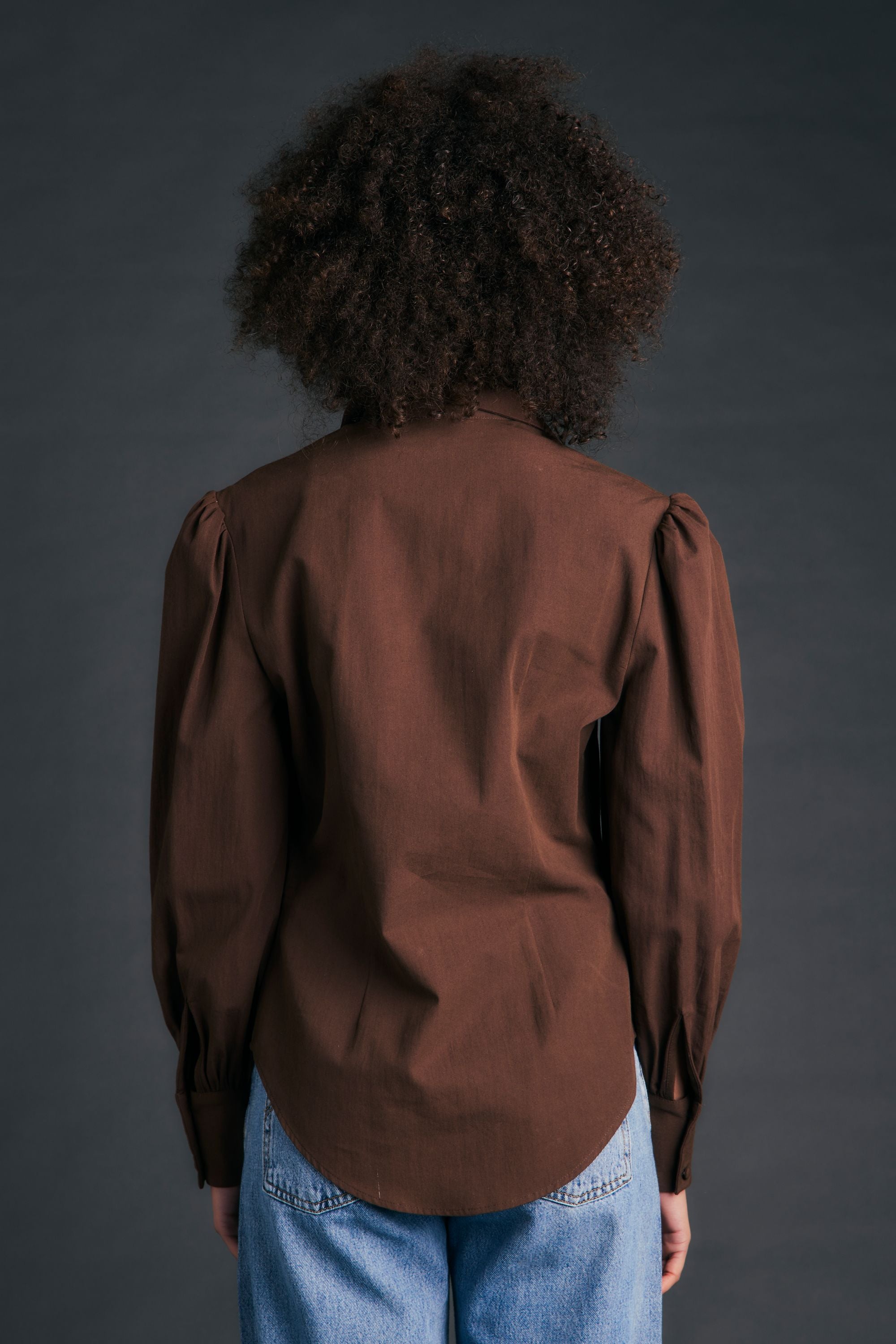 Karen Walker Premier Shirt camicia cioccolato cotone organico