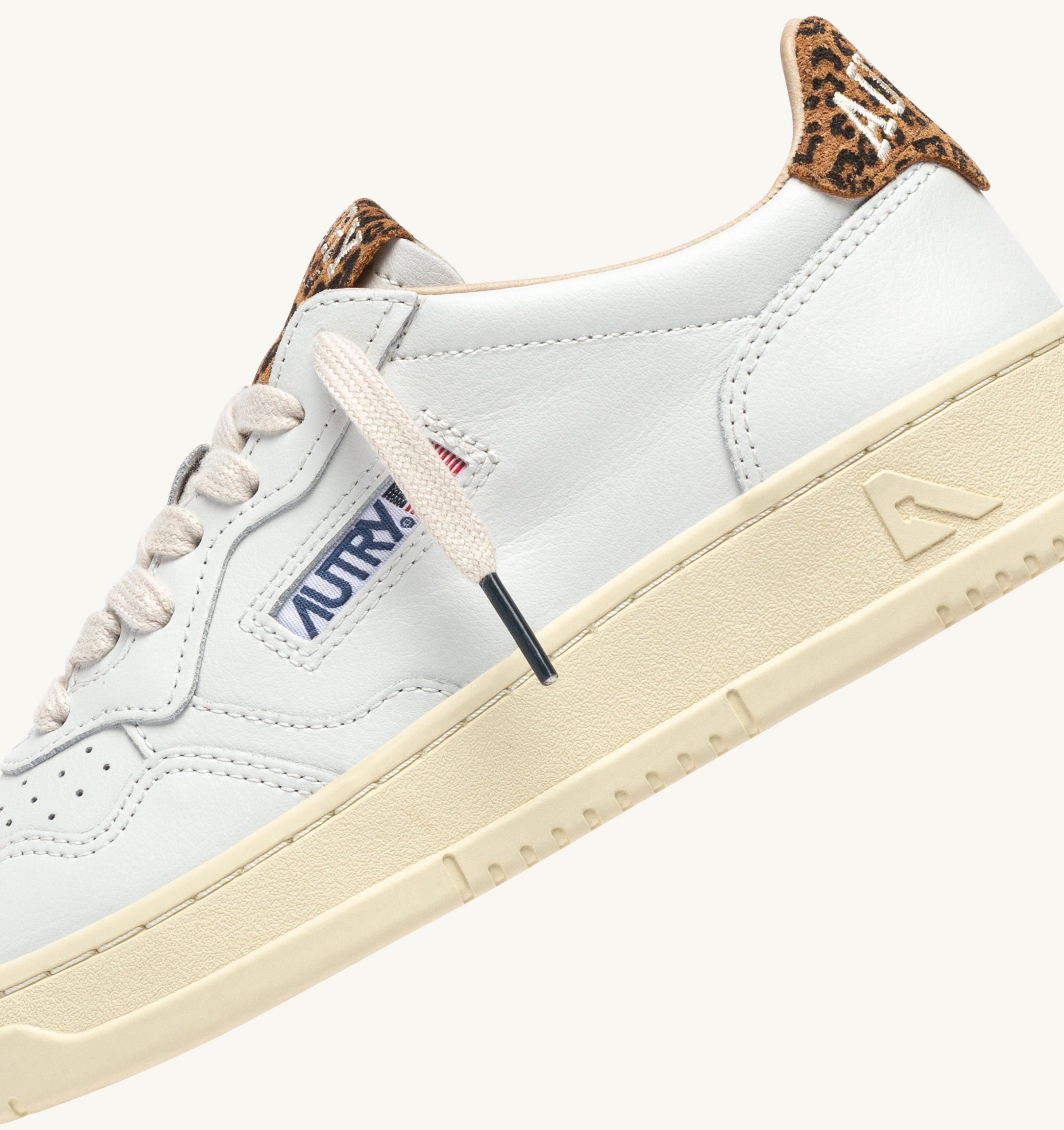 Autry Medalist Low AULW-HJ02 sneakers white leo print pelle