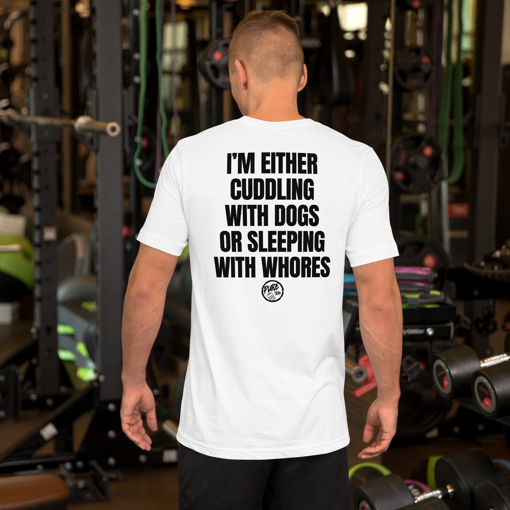 Pure Trash I'm either cuddling with dogs T-shirt uomo Berry cotone