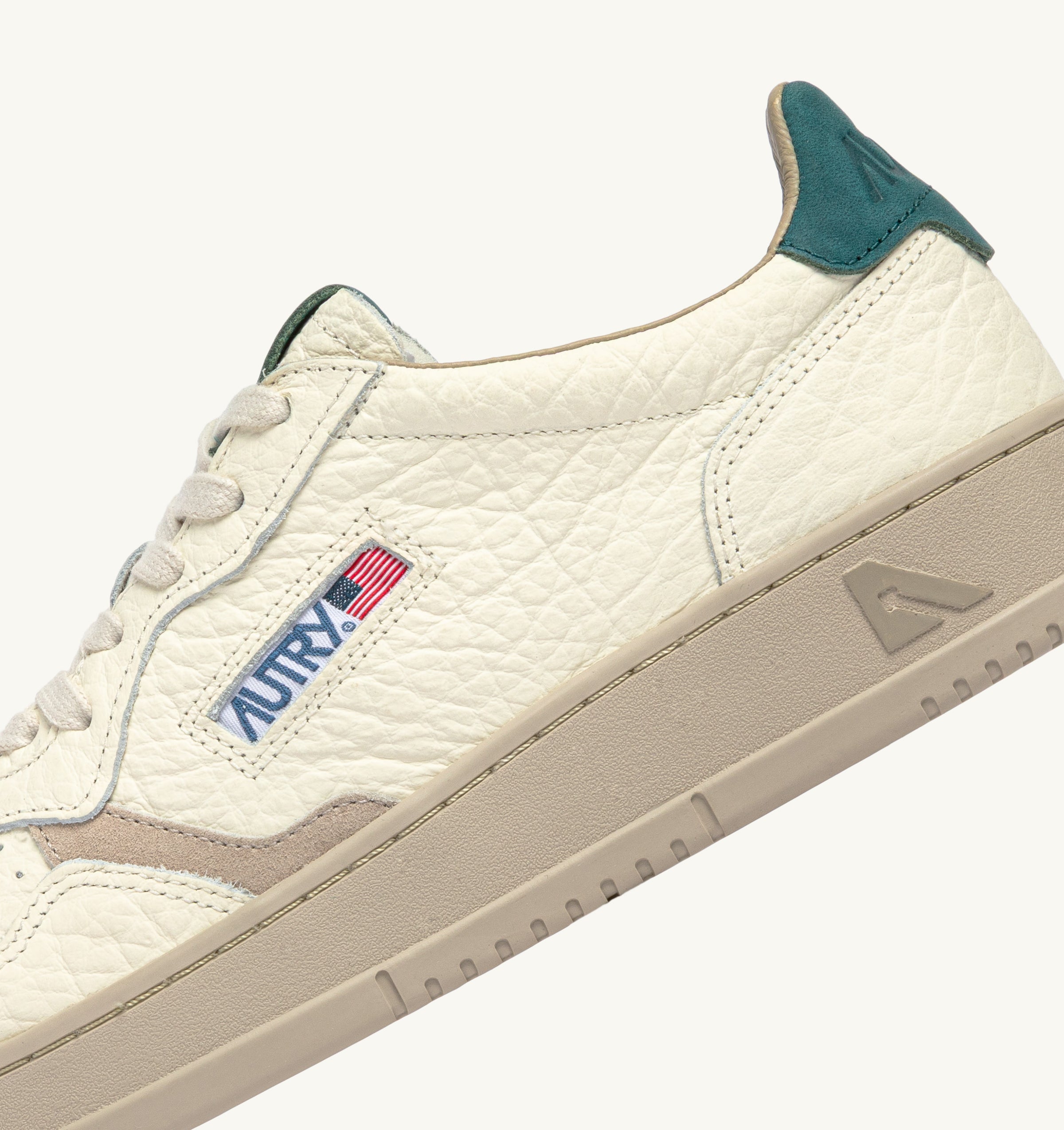 Autry AULM-NE18 Medalist Low sneaker white dark sea uomo