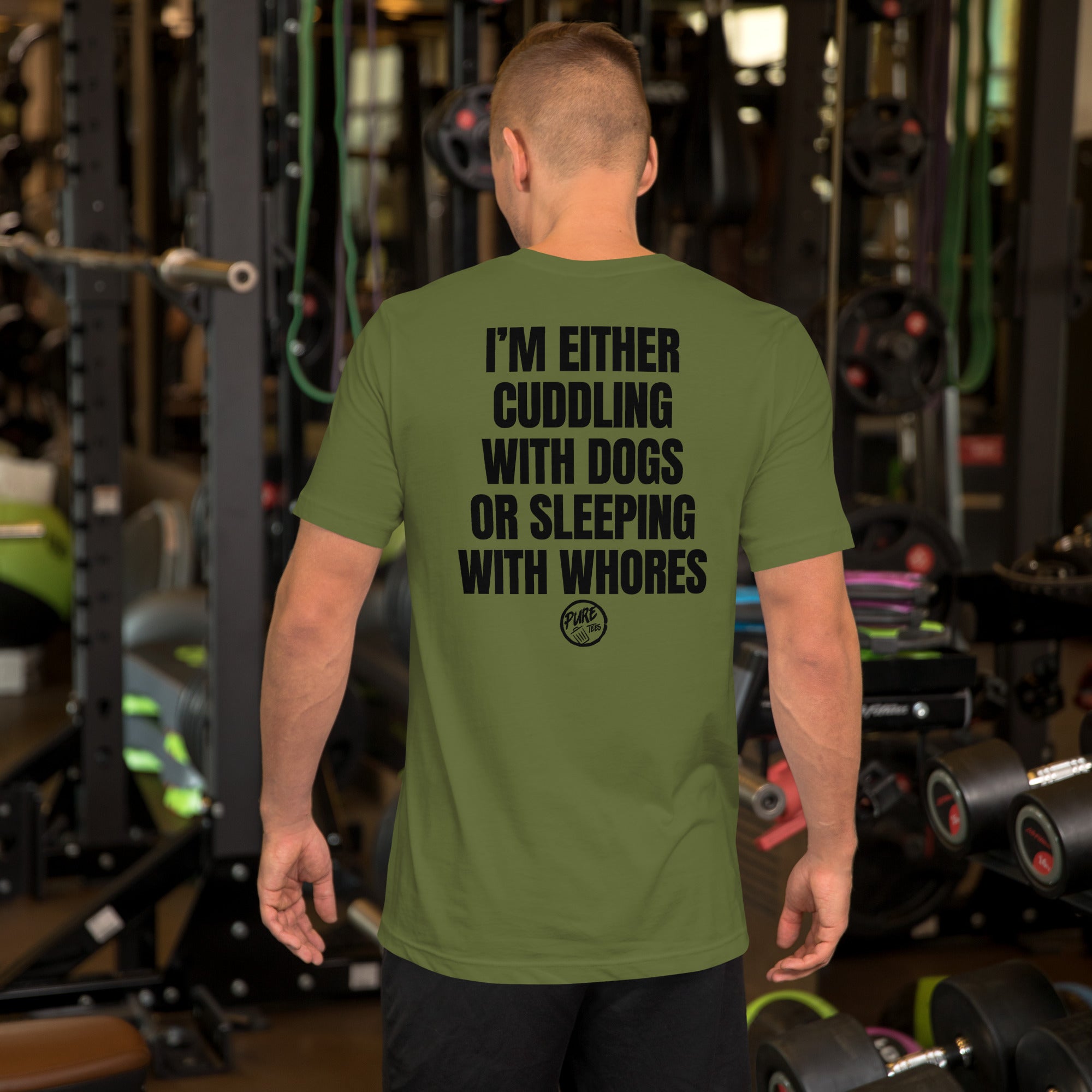 Pure Trash I'm either cuddling with dogs T-shirt uomo Berry cotone