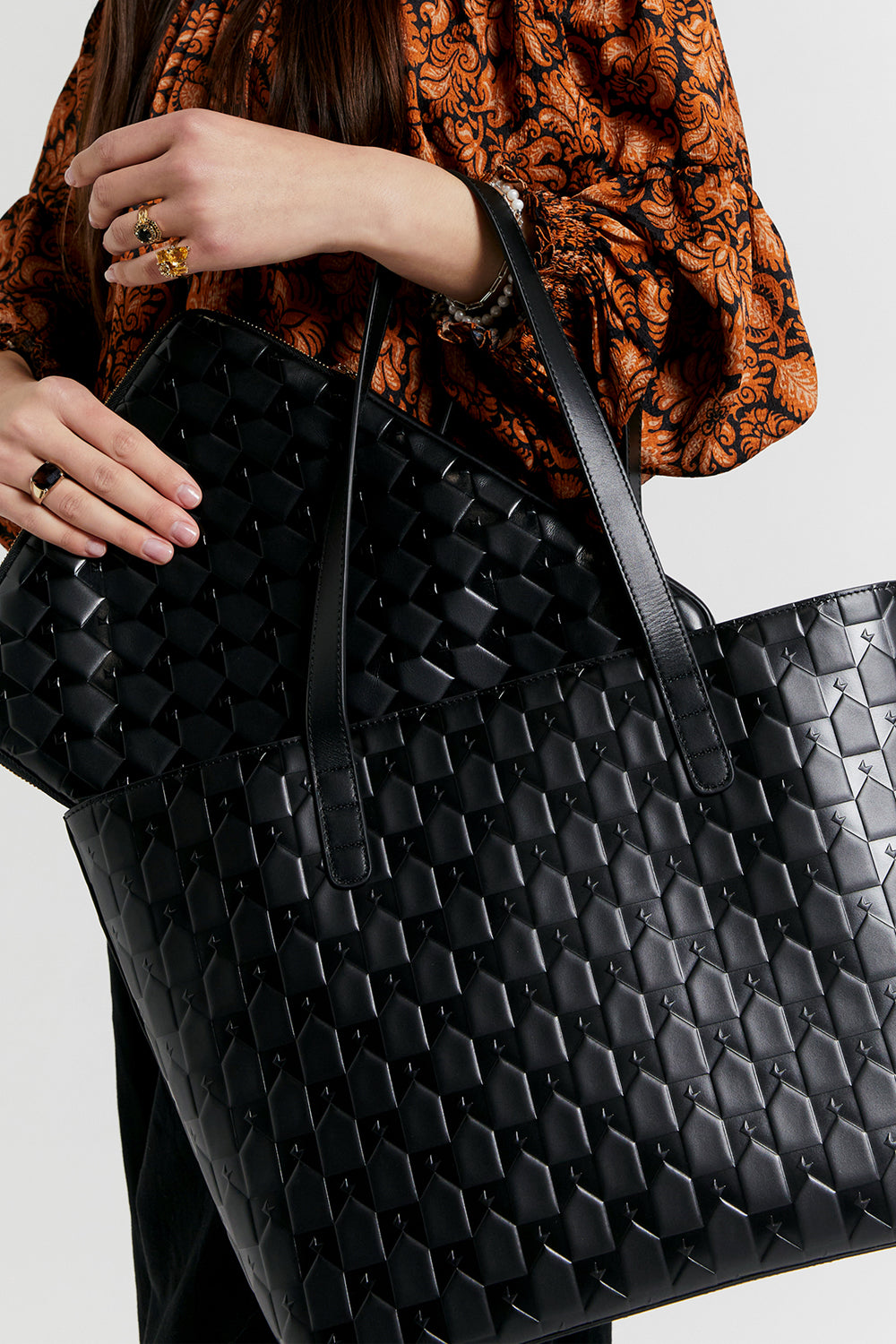 Karen Walker Monogram Tote Black borsa pelle