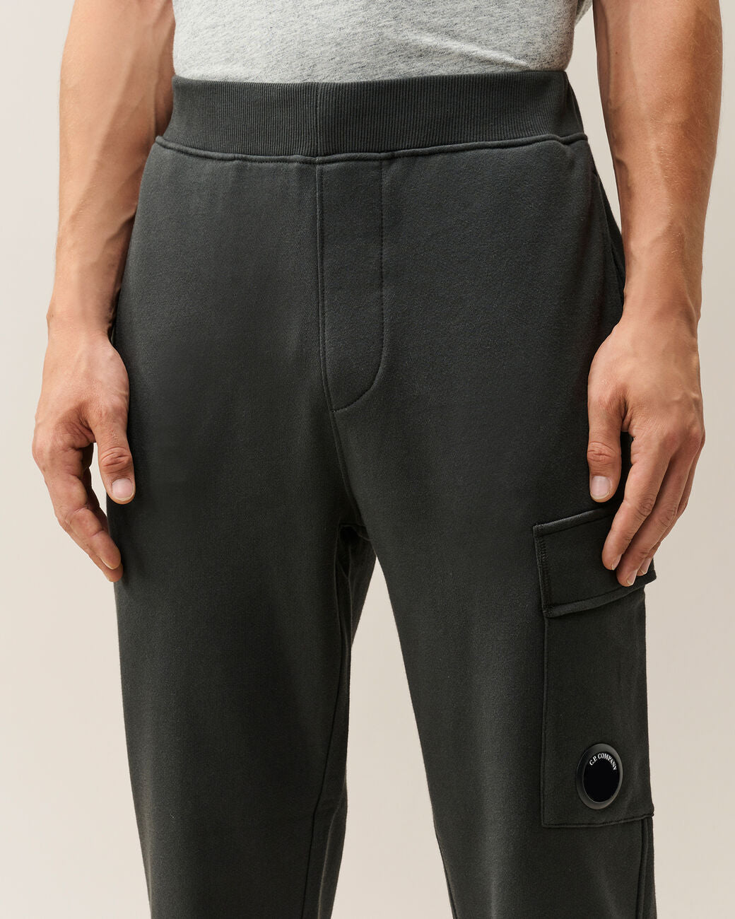 C.P. Company 21CMSP717A pantaloni felpa raven uomo