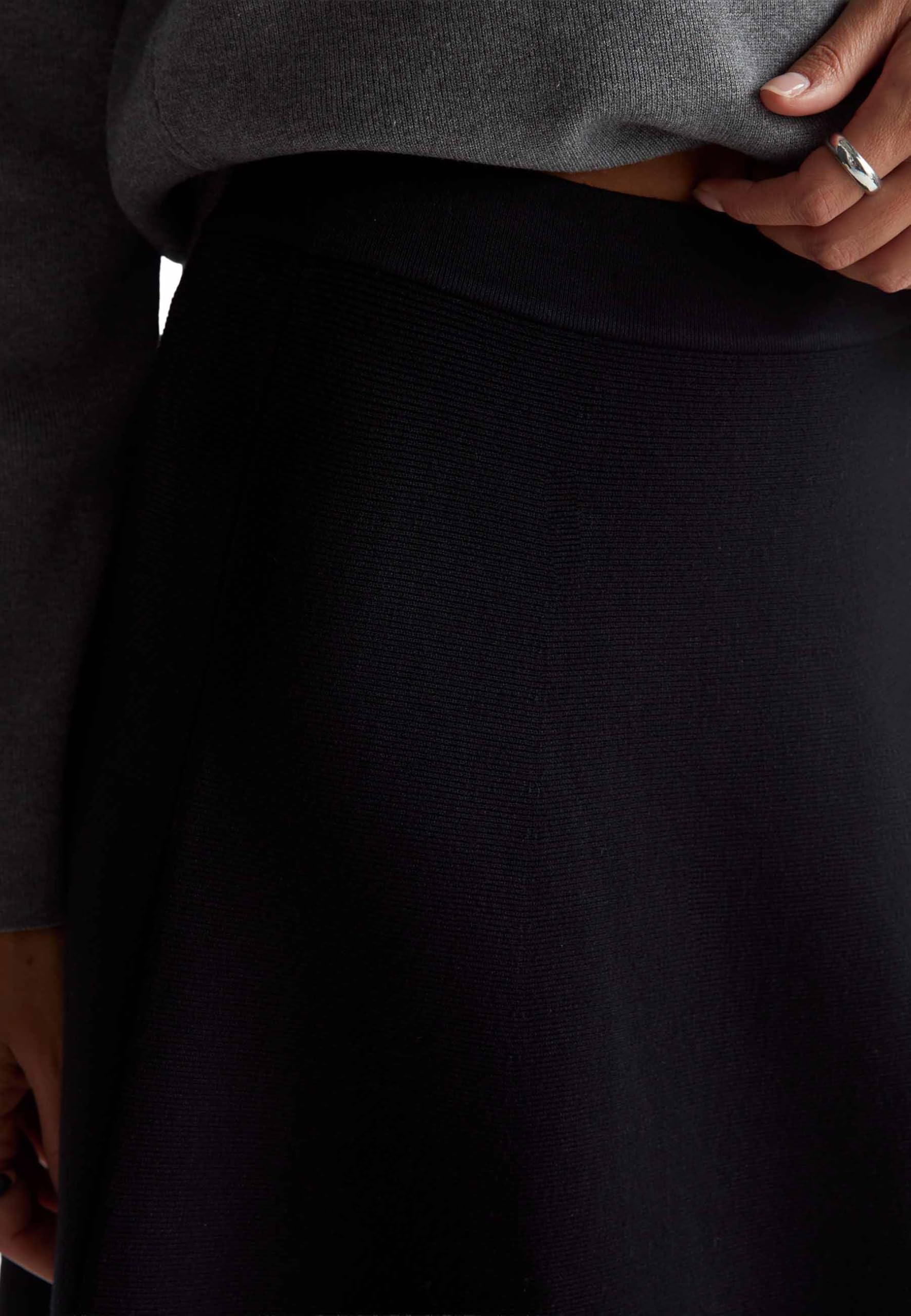 Benetton Gonna Corta Donna Svasata Viscosa Elasticizzata