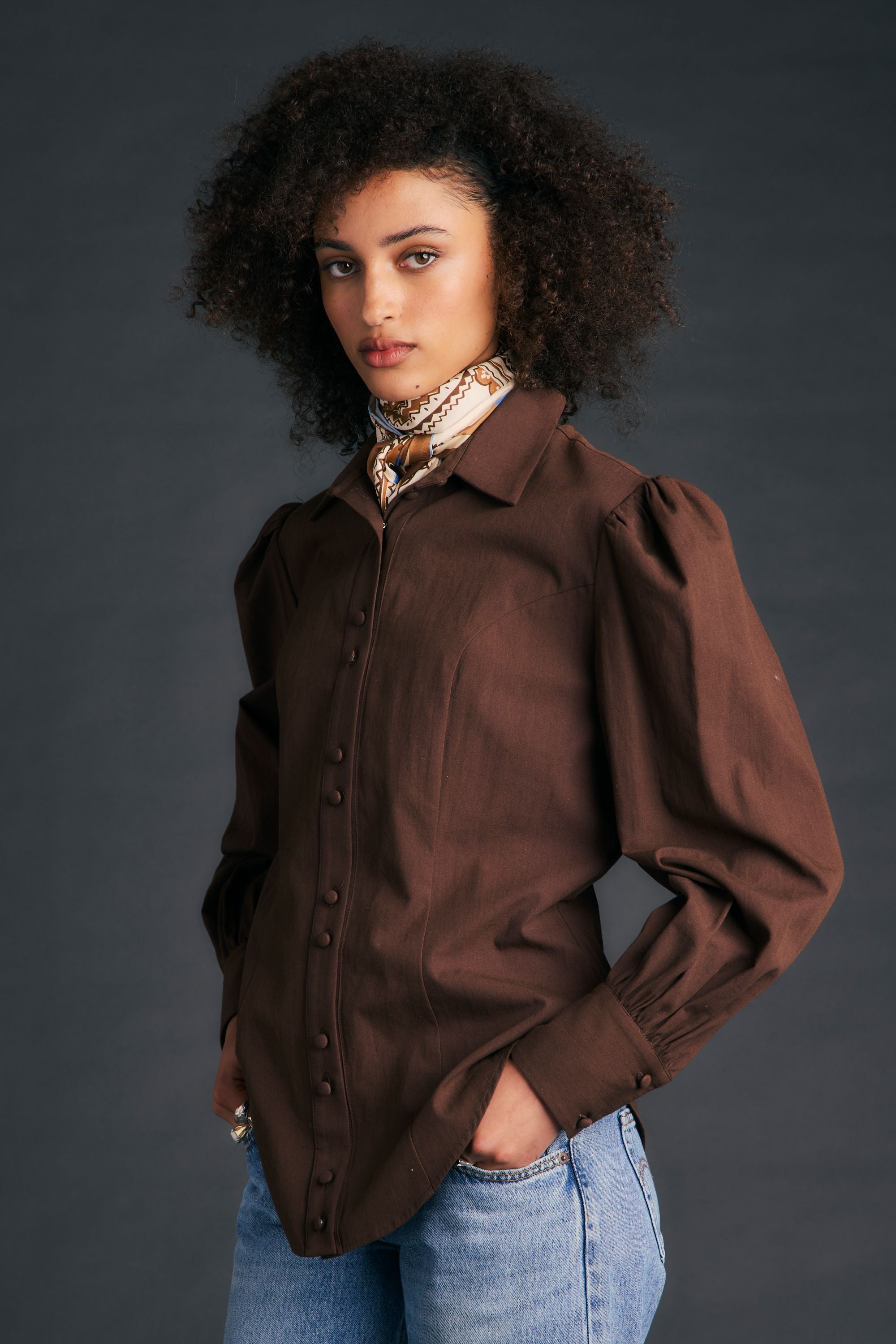 Karen Walker Premier Shirt camicia cioccolato cotone organico