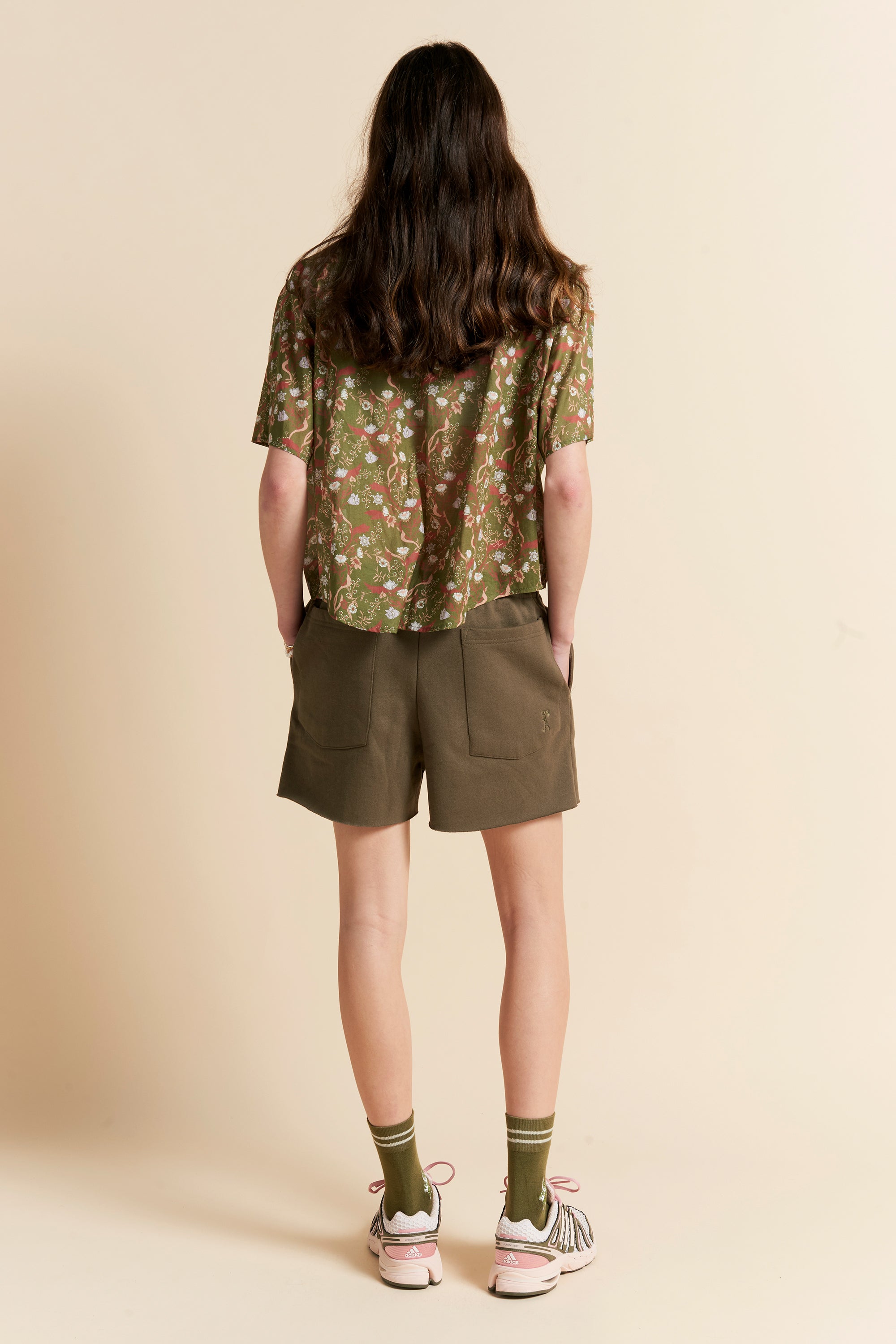 Karen Walker Pin Tuck shorts verde hunter cotone