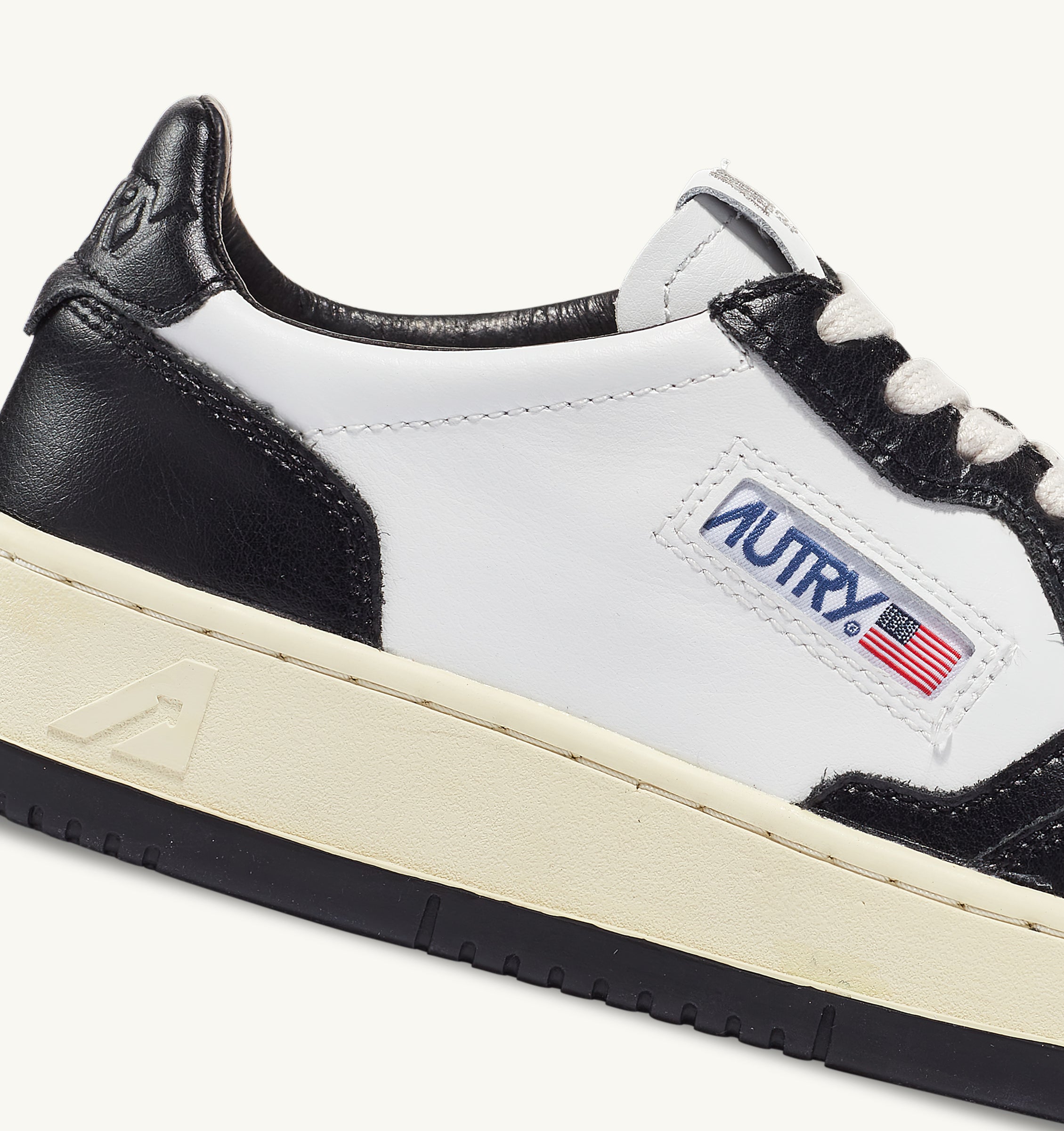 Autry Medalist Low AULMWB01 sneakers donna bianco nero pelle