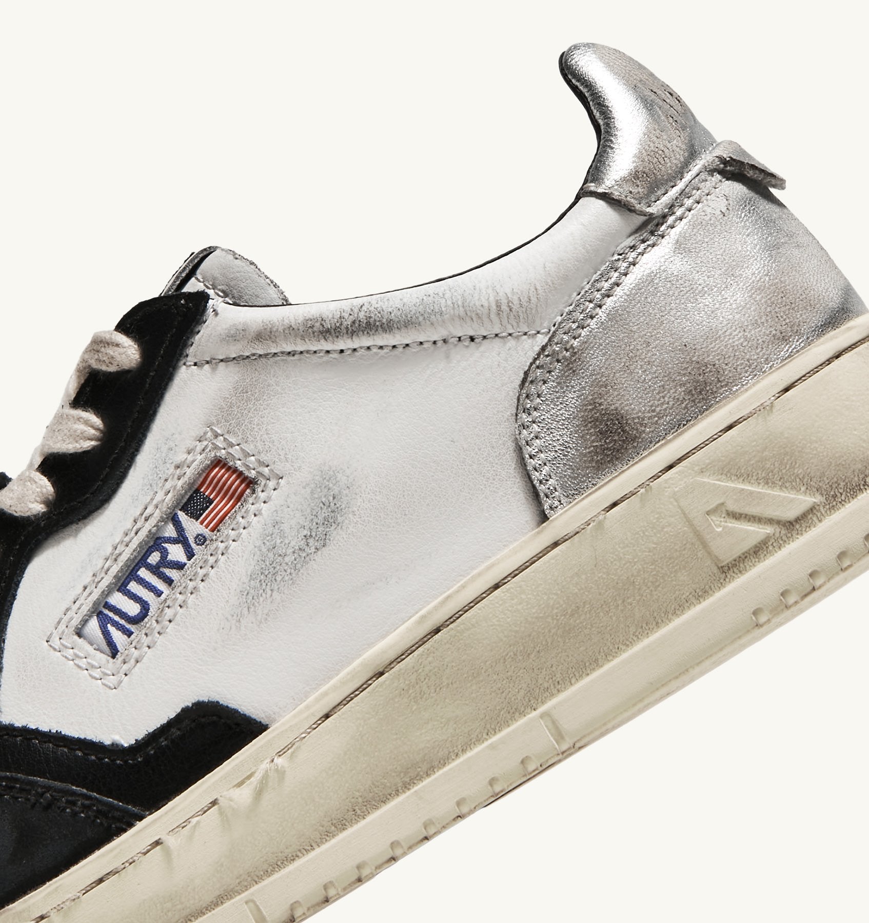 Autry AVLM-SV11 Sneaker Medalist Low Bianche 40