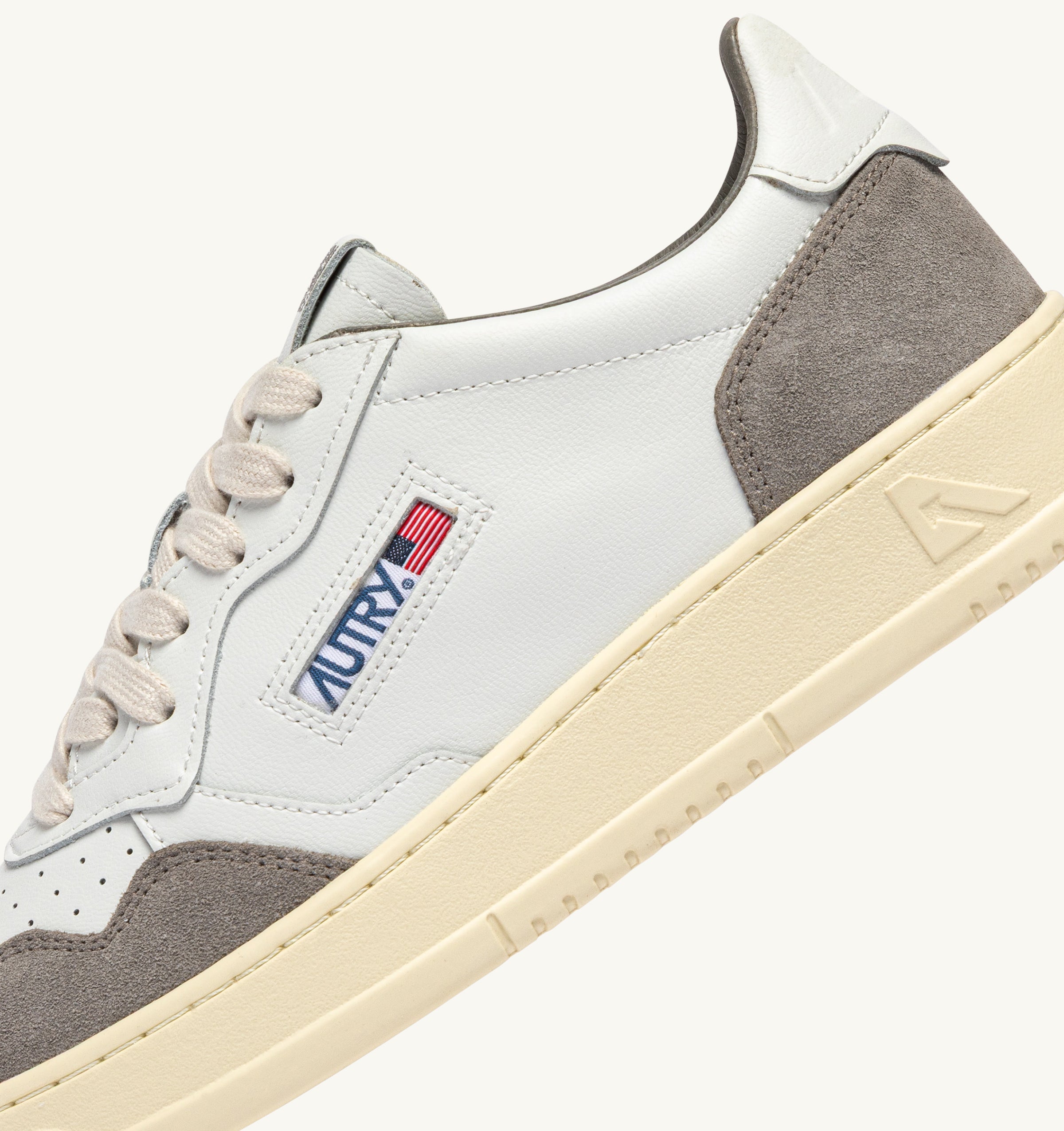 Autry Medalist Low AULM-FT15 Sneakers Uomo White Cemento
