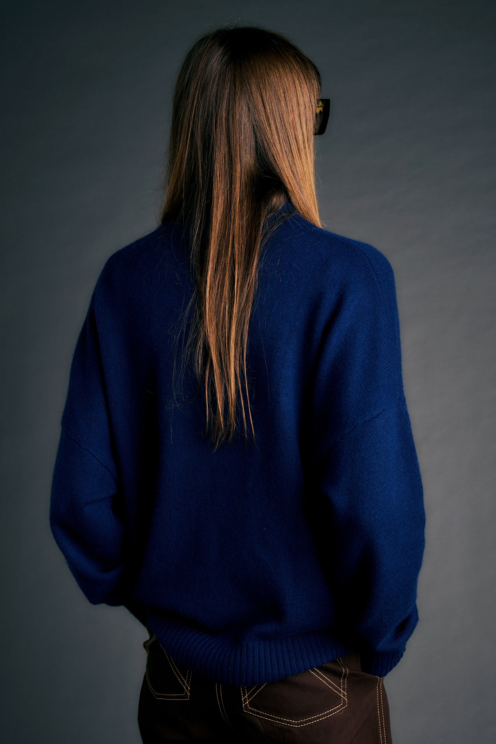 Karen Walker Knitwear Carmen Oversized Turtleneck maglione navy cashmere