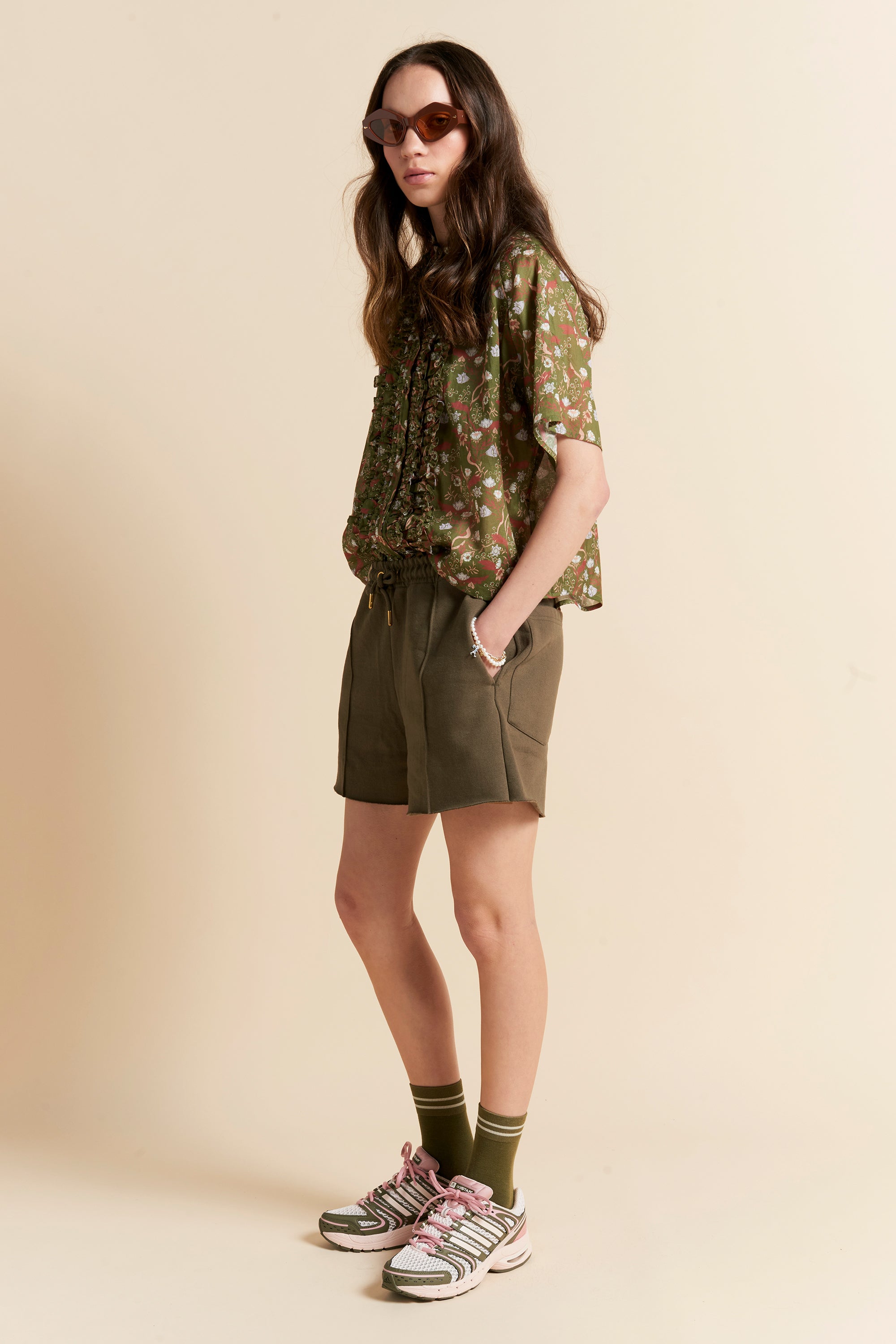 Karen Walker Pin Tuck shorts verde hunter cotone