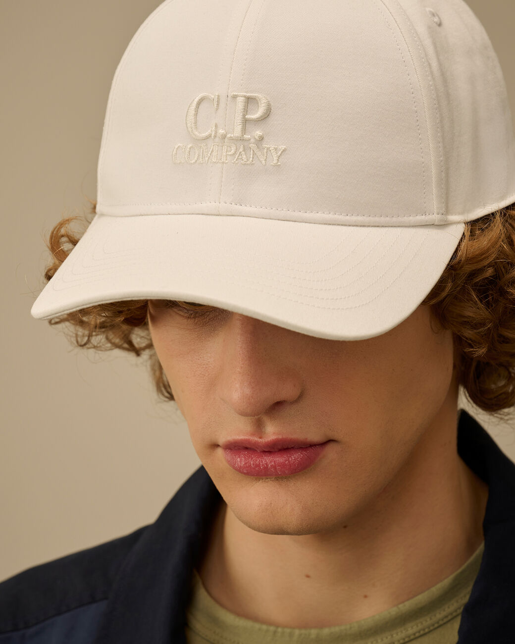 C.P. Company baseball cappello uomo bianco gabardina cotone