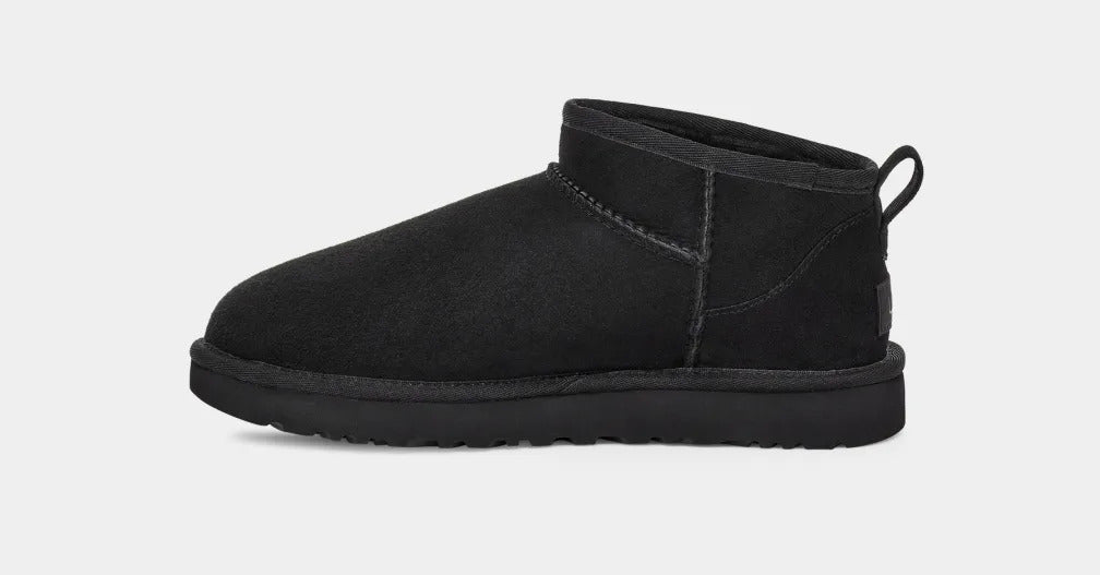 UGG Classic Ultra Mini 1116109 stivaletti neri montone